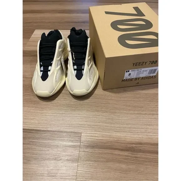 Adidas Yeezy 700 V3 Azael Black Men Size 8 Women size 9.5 FW4980 New - Picture 2 of 10